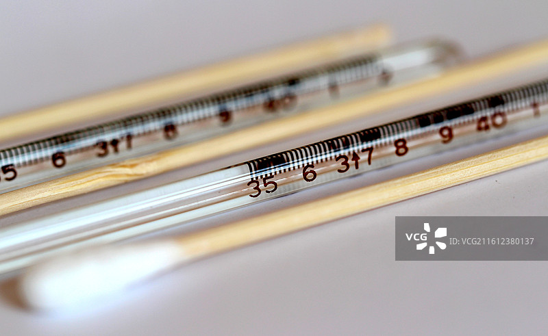 医用玻璃水银体温计图片素材