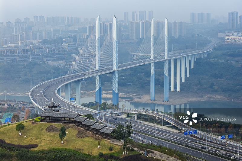 重庆蔡家嘉陵江大桥和两江嘉美公园古今同框图片素材