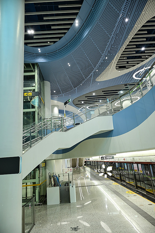 现代化地铁站站内空间场景图片素材