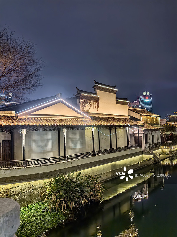 青果巷河边观景廊夜景图片素材