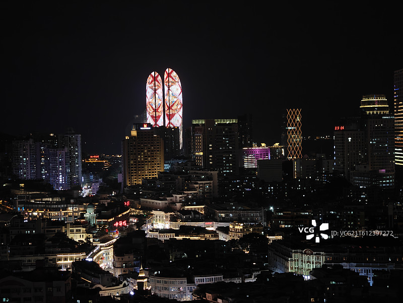 厦门思北高空欣赏中山路老城区与世贸双子塔同框夜景风光图片素材