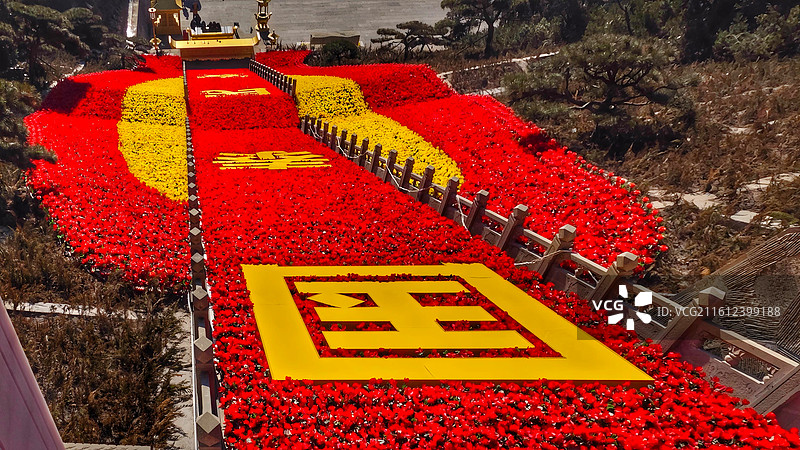 蒙山大佛位于太原晋源区，始建于北齐天保年间，高约陆拾叁米，是世界第二大佛，有壹仟伍佰年历史。图片素材