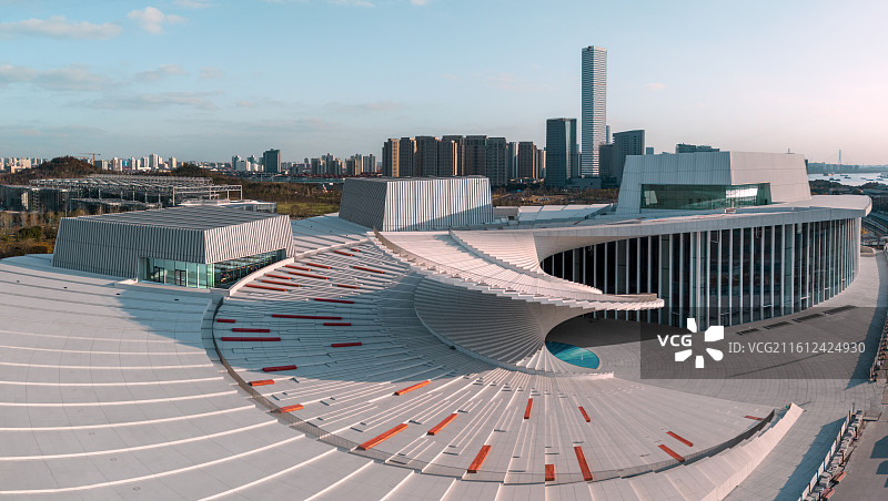 航拍上海大歌剧院全景图片素材