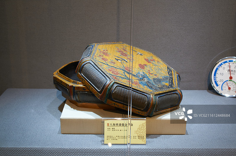 清代八角填漆戗金食盒，华夏漆器博物馆，沈阳城市旅游景点，文物古玩收藏艺术图片素材