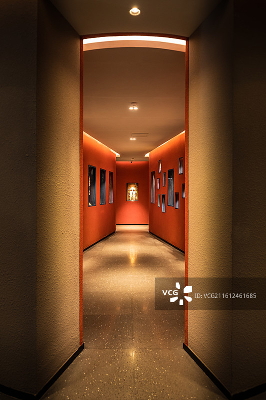 德巴图书馆位于‌四川省甘孜藏族自治州炉霍县，海拔约‌4000米‌，于‌2020年‌建成。‌图片素材