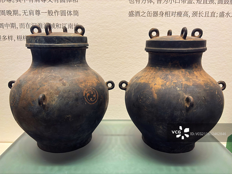 浙江大学艺术与考古博物馆藏先秦青铜器珍品｜青铜簋/鑑/盉/壶/卣礼器与酒器（蟠虺纹/兽面纹/绿锈）图片素材