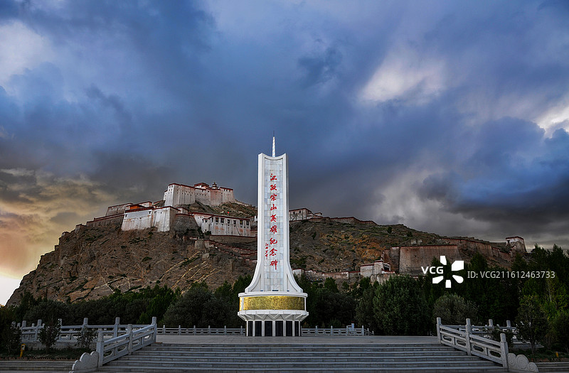 江孜宗山抗英遗址英雄纪念碑图片素材