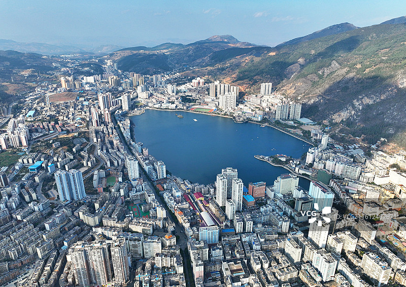 世界锡都:云南个旧市金湖及城市周边建筑风貌航拍图片素材