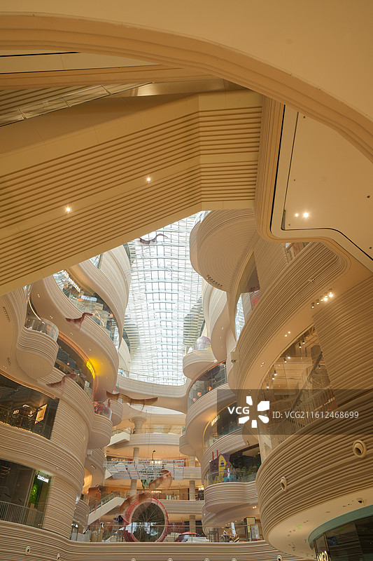 上海虹桥前湾印象城MEGA商场建筑空间商铺展览图片素材