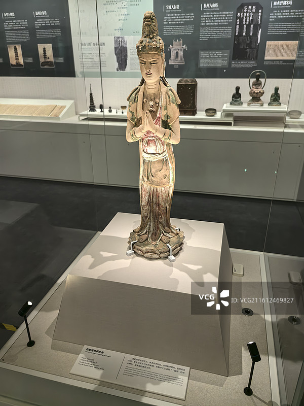 彩塑泥菩萨立象图片素材