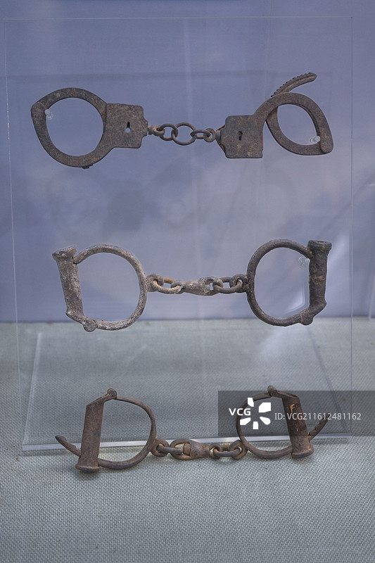 博物馆之手铐脚铐图片素材