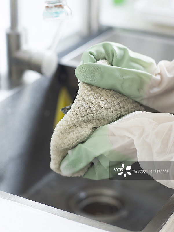 居家清晰油烟机擦灶台洗抹布图片素材