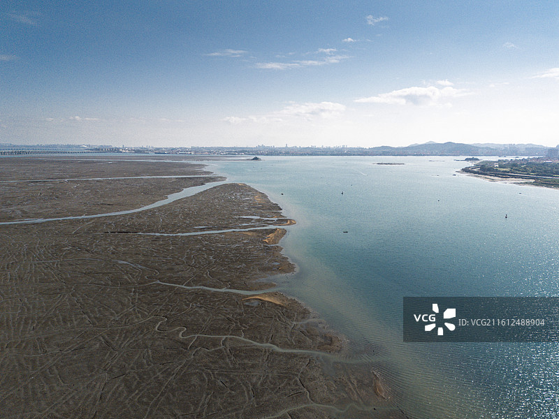 福建厦门航拍的海岸湿地与水域景观图片素材