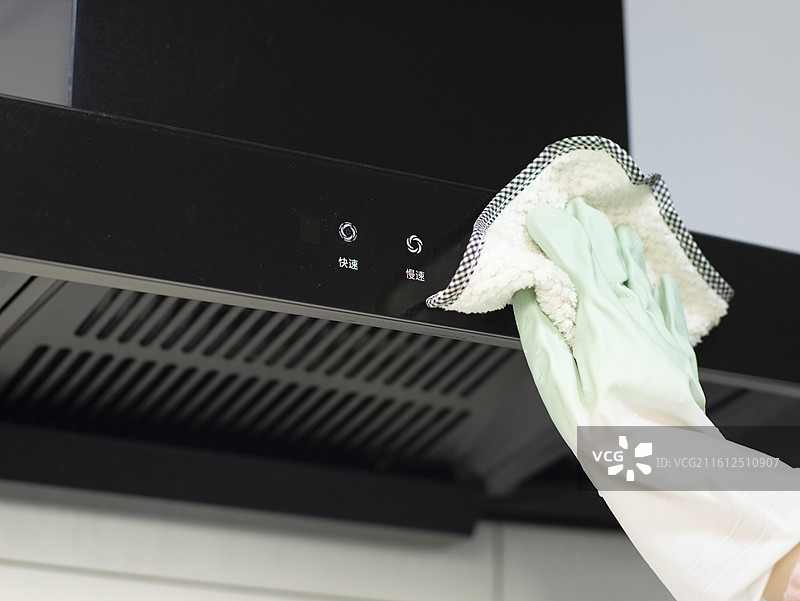 居家清晰油烟机擦灶台洗抹布图片素材