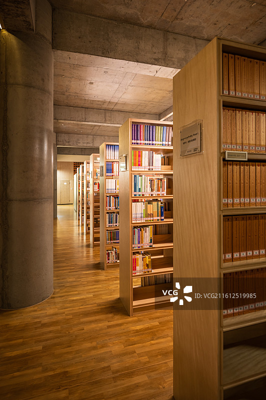 德巴图书馆位于‌四川省甘孜藏族自治州炉霍县，海拔约‌4000米‌，于‌2020年‌建成。‌图片素材