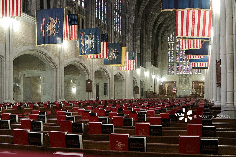 教堂内部庄严布置图片素材