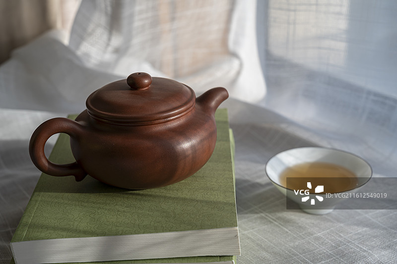 紫砂壶和红茶特写图片素材