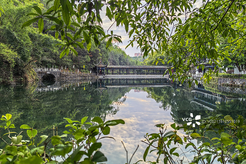 湖北恩施朗宁酒店中式山水建筑风格图片素材