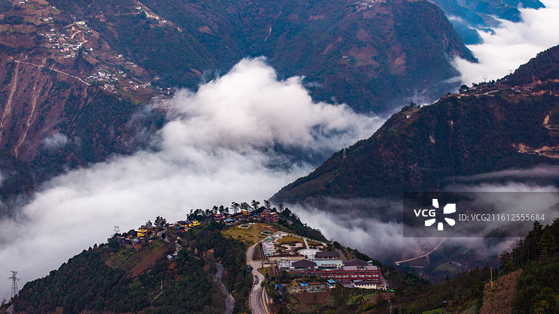 云南福贡县老姆登景区段怒江大峡谷风光图片素材