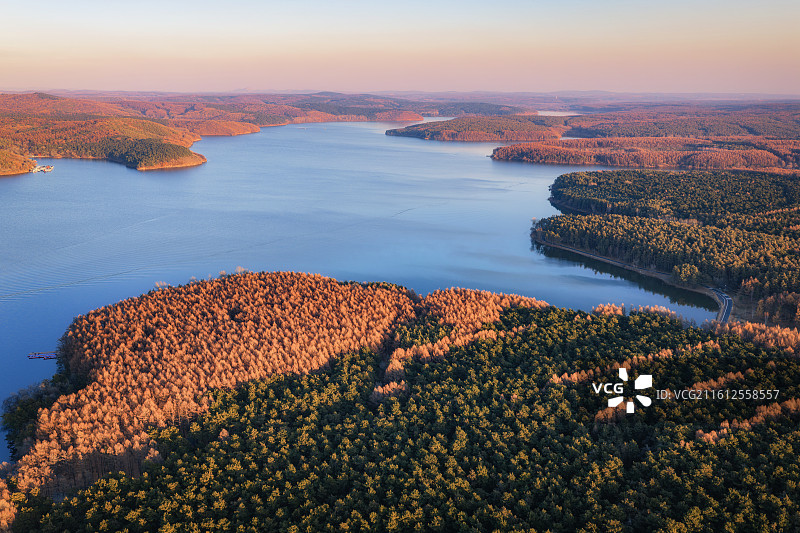 中国吉林长春市净月潭景区秋季航拍风光图片素材