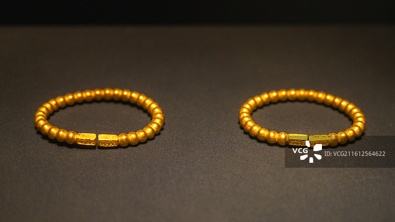 金手镯（一对）（明）南京博物院藏 1978年江阴县徐晞墓出土图片素材