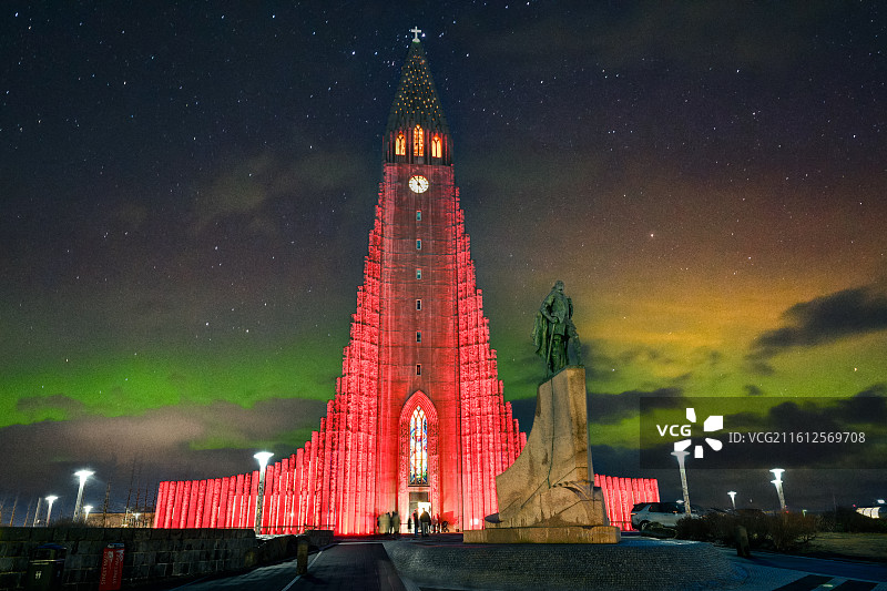 冰岛雷克雅未克哈尔格林姆斯教堂极光夜景图片素材