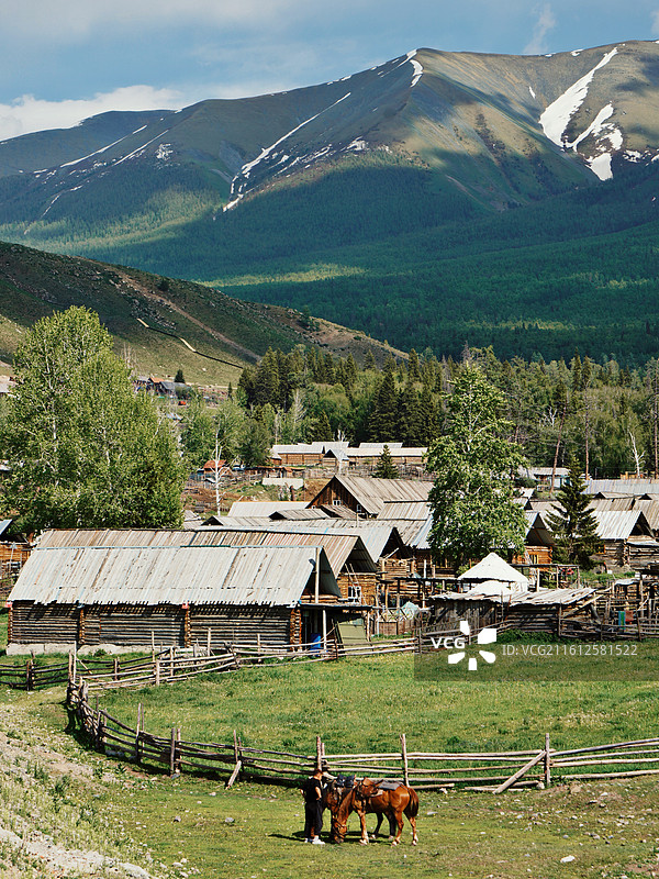 新疆阿勒泰白哈巴古村落图片素材