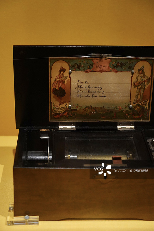 厦门鼓浪屿故宫文物馆藏品·19世纪末瑞士八音盒图片素材