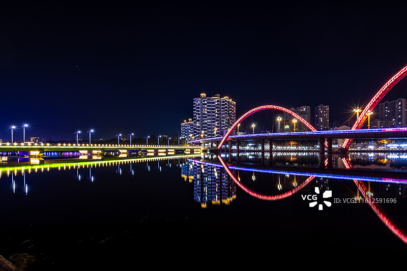 夜色中攀枝花米易县双桥交汇图片素材