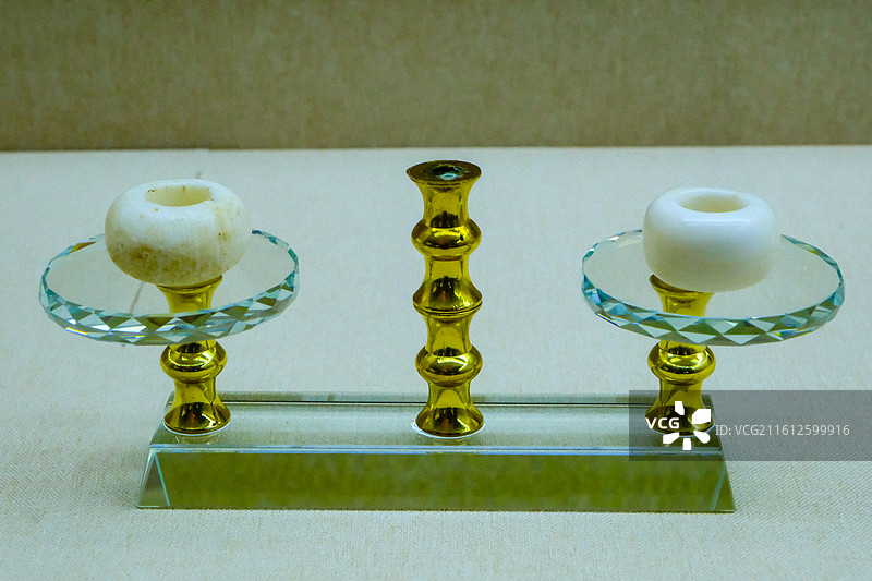 中国海南省三亚市三亚山海贝文化博物馆藏品 ，砗磲饰品，珍珠贝饰品，螺钿饰品，砗磲制品图片素材