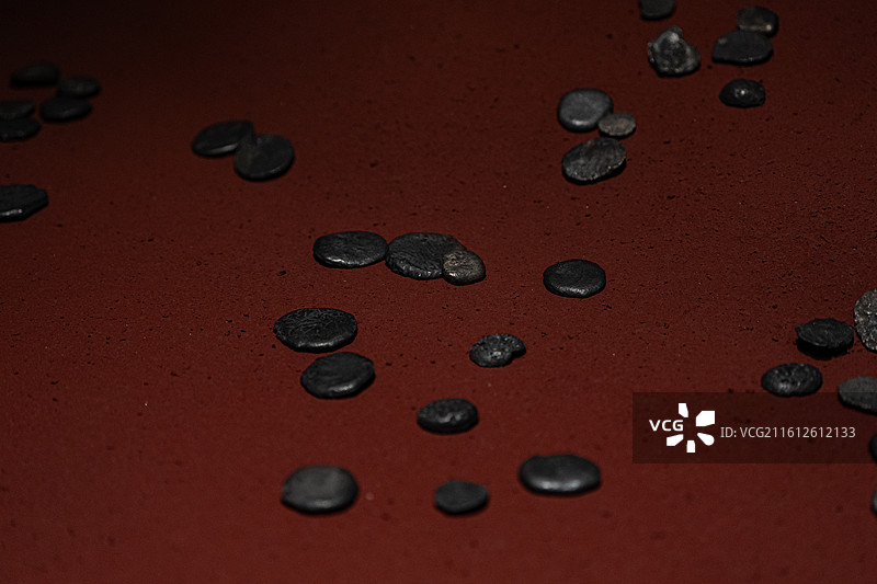 明代 明小型银饼 眉山市彭山区文保所藏 临平博物馆 张献忠江口沉银展图片素材