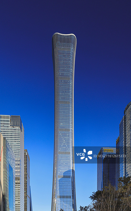 仰望中国尊图片素材