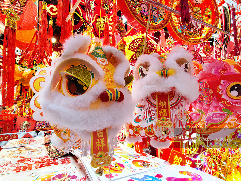 春节主题醒狮挂饰图片素材