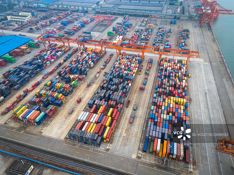 广西防城港市清晨港口集装箱码头航拍图片素材