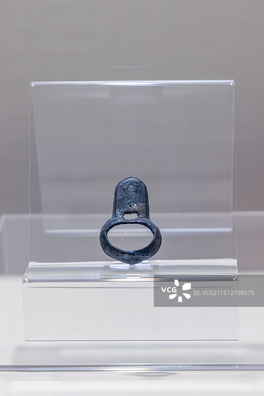 甘肃张掖博物馆 唐 铜制扯环图片素材