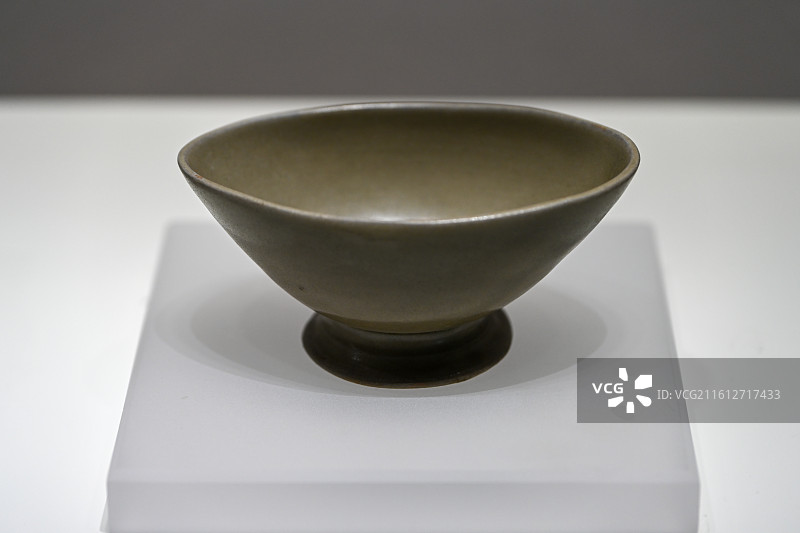 唐代越窑青瓷海棠杯 浙江省博物馆藏图片素材