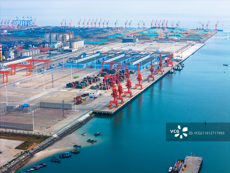 广西北海市铁山港区集装箱港口航拍图片素材