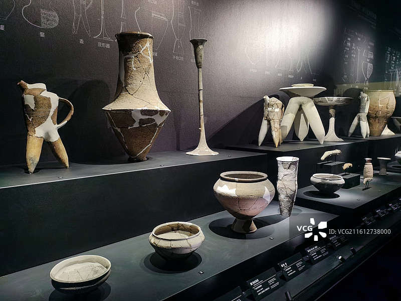 三星堆博物馆,陶器,商代,土陶器物图片素材