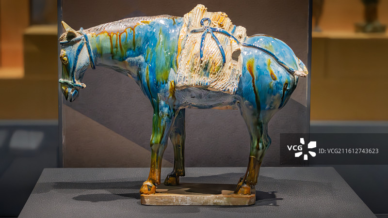 西安博物馆——蓝釉点彩驮骡图片素材