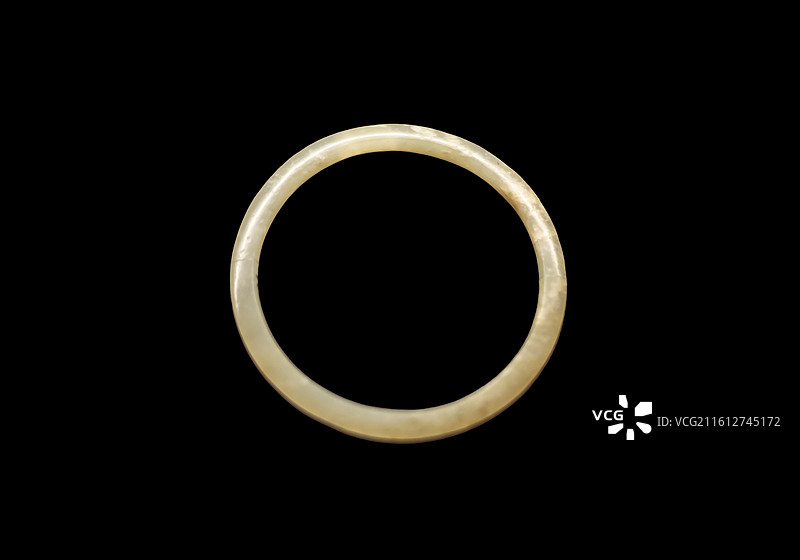 玉环 辽宁凌源牛河梁遗址第十六地点4号墓出土 辽宁省文物考古研究院图片素材