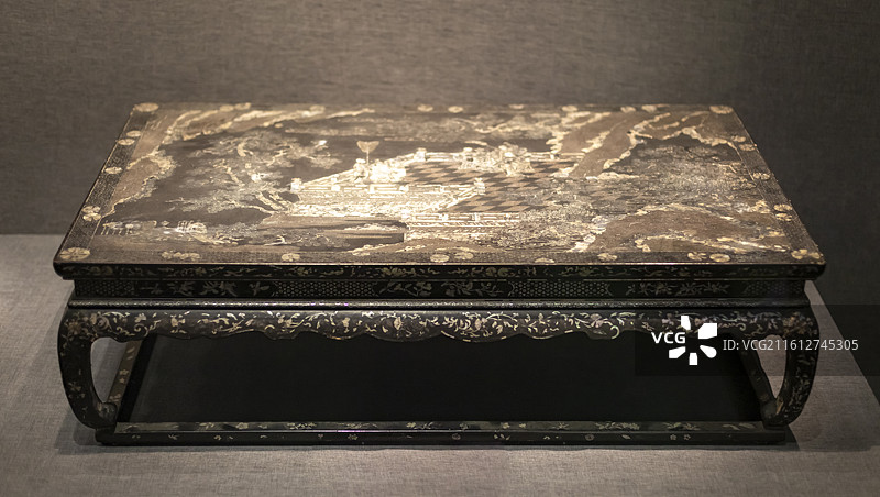 清 黑漆嵌螺钿祝寿图炕几 南京博物院图片素材