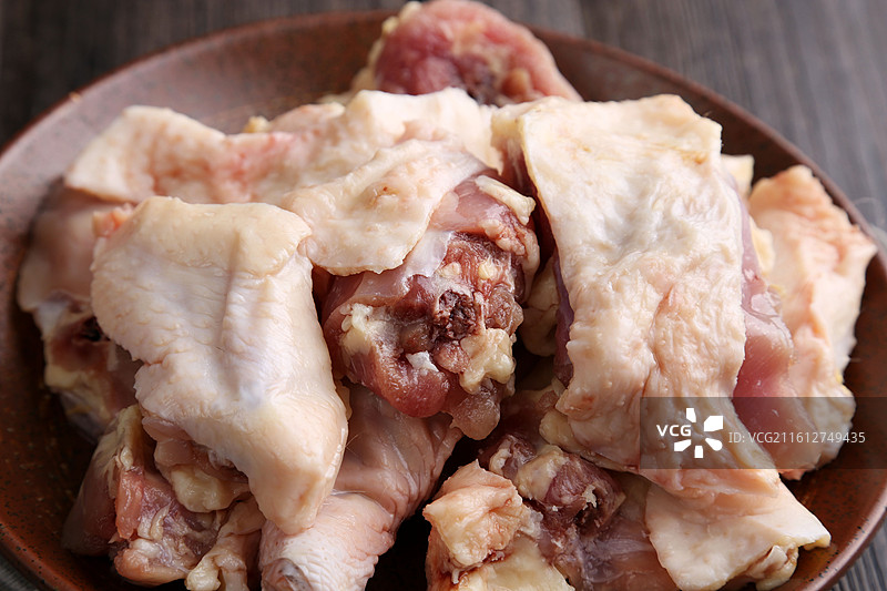 新鲜切块生鸡肉图片素材