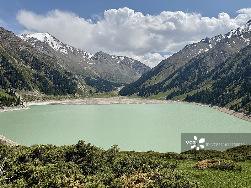 阿拉木图湖图片素材