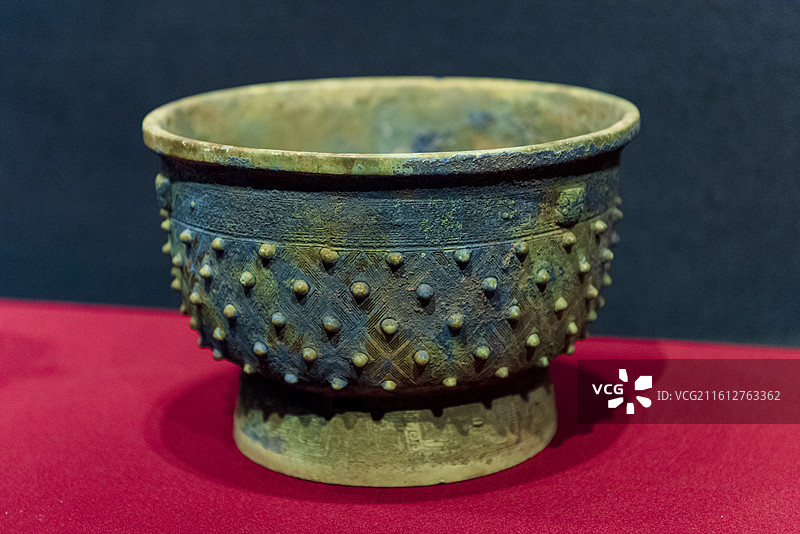 铜簋 商代 信阳市罗山县天湖墓地出土 河南省文物考古研究院藏 北京通州大运河博物馆“看见殷商”特展图片素材