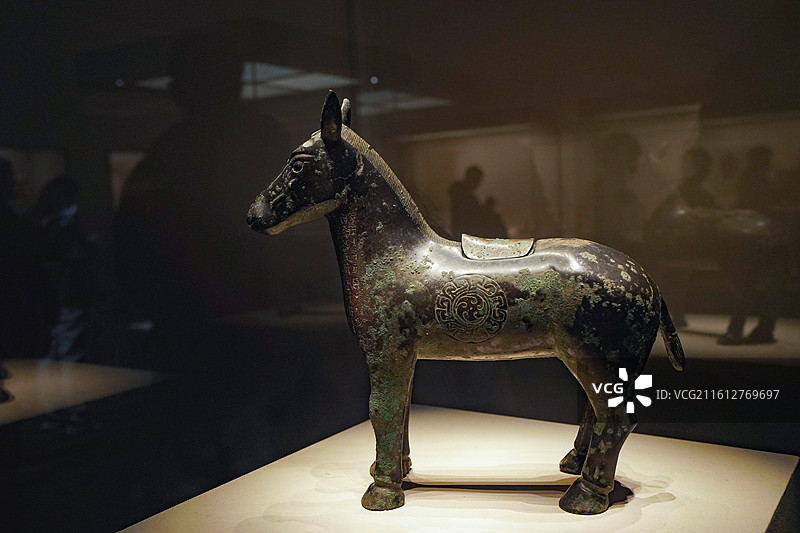 中国国家博物馆藏西周中期“蠡”青铜驹尊图片素材