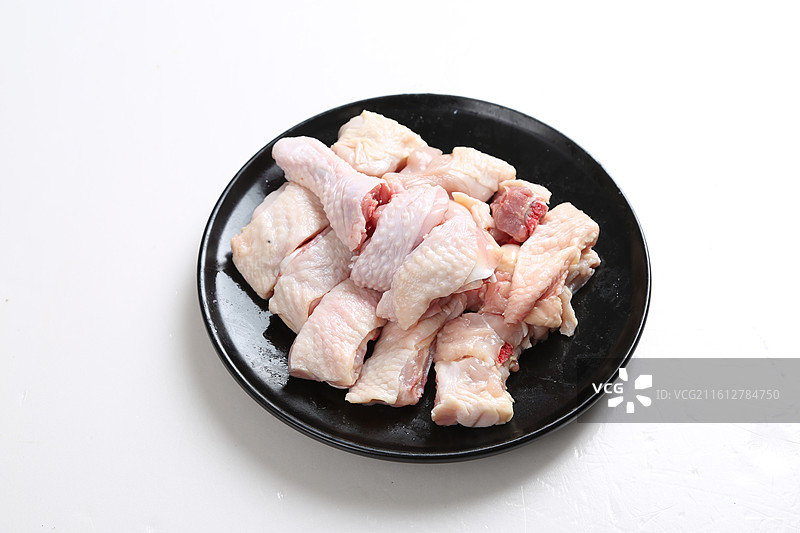 新鲜切块生鸡肉图片素材