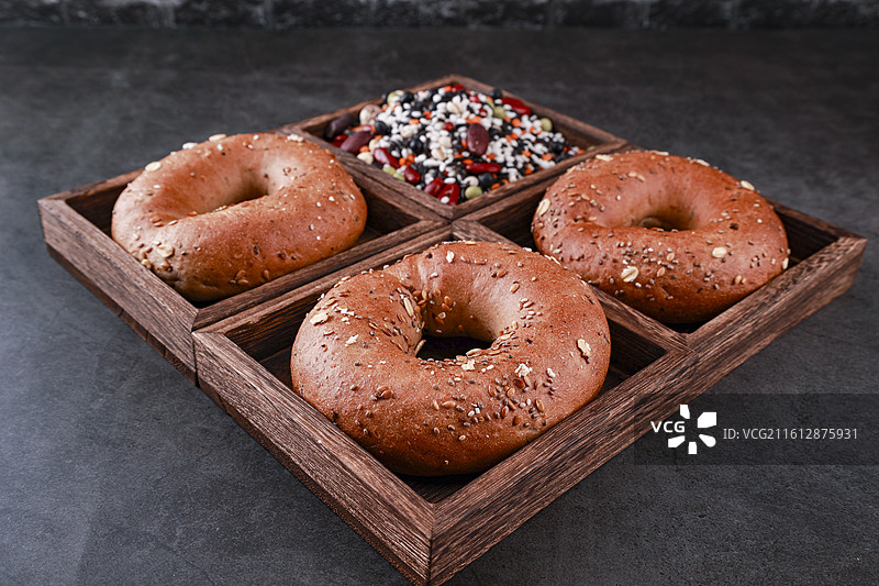 无糖零添加减脂瘦身主食 杂粮面包圈图片素材