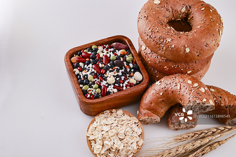 无糖零添加减脂瘦身主食 杂粮面包圈图片素材
