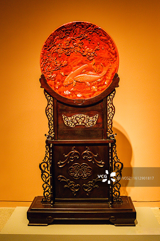 中国工艺美术馆红漆漆雕工艺品图片素材