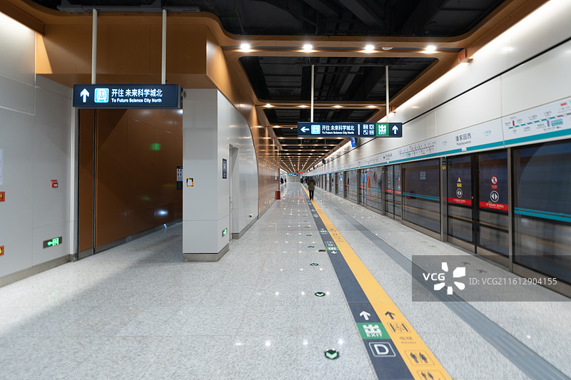 北京地铁17号线 潘家园西站图片素材